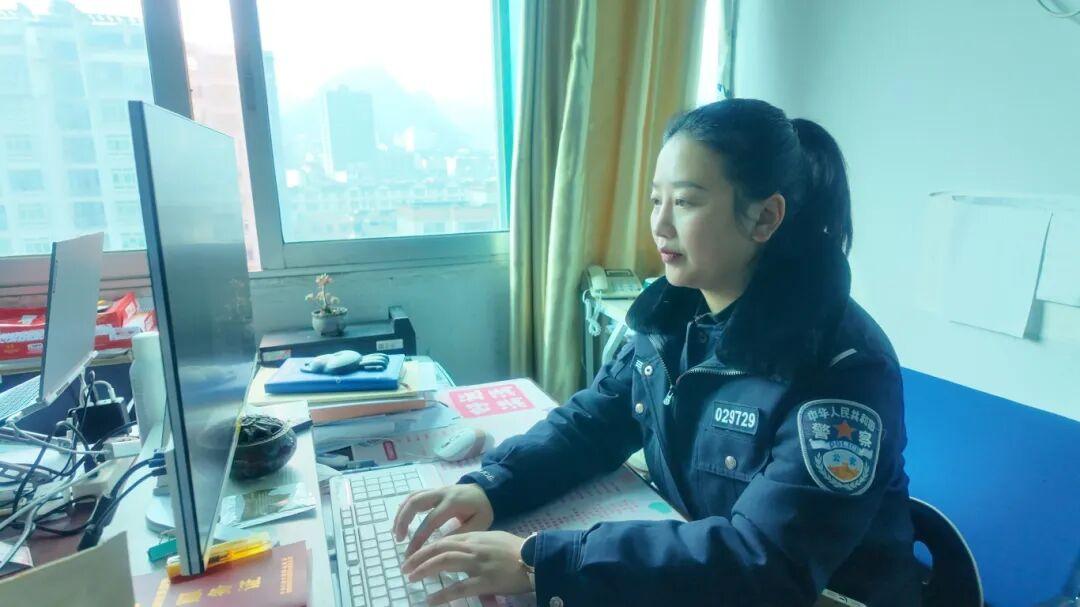 圖1李欣宏工作場景.jpg
