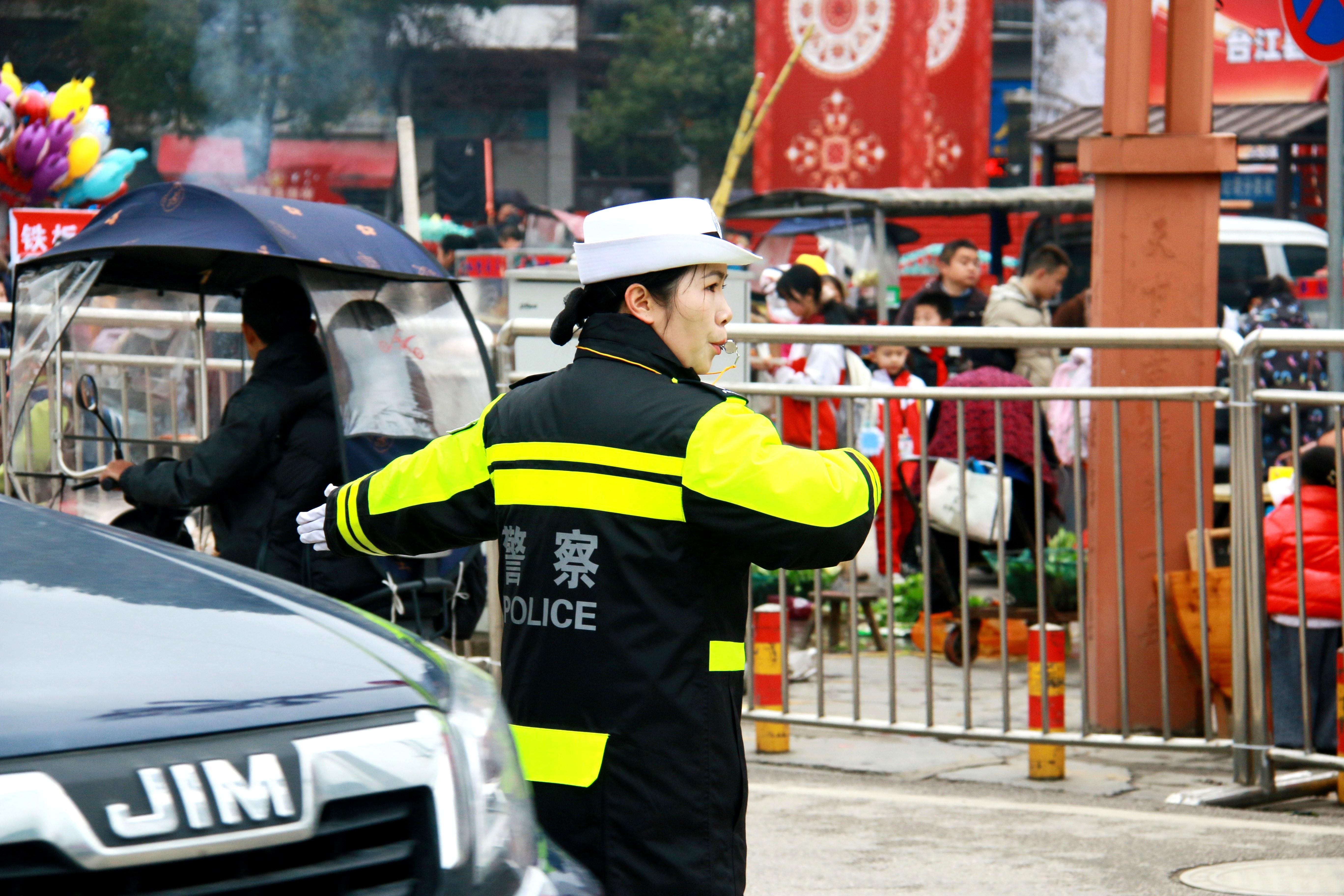 圖2指揮活動現(xiàn)場交通.jpg