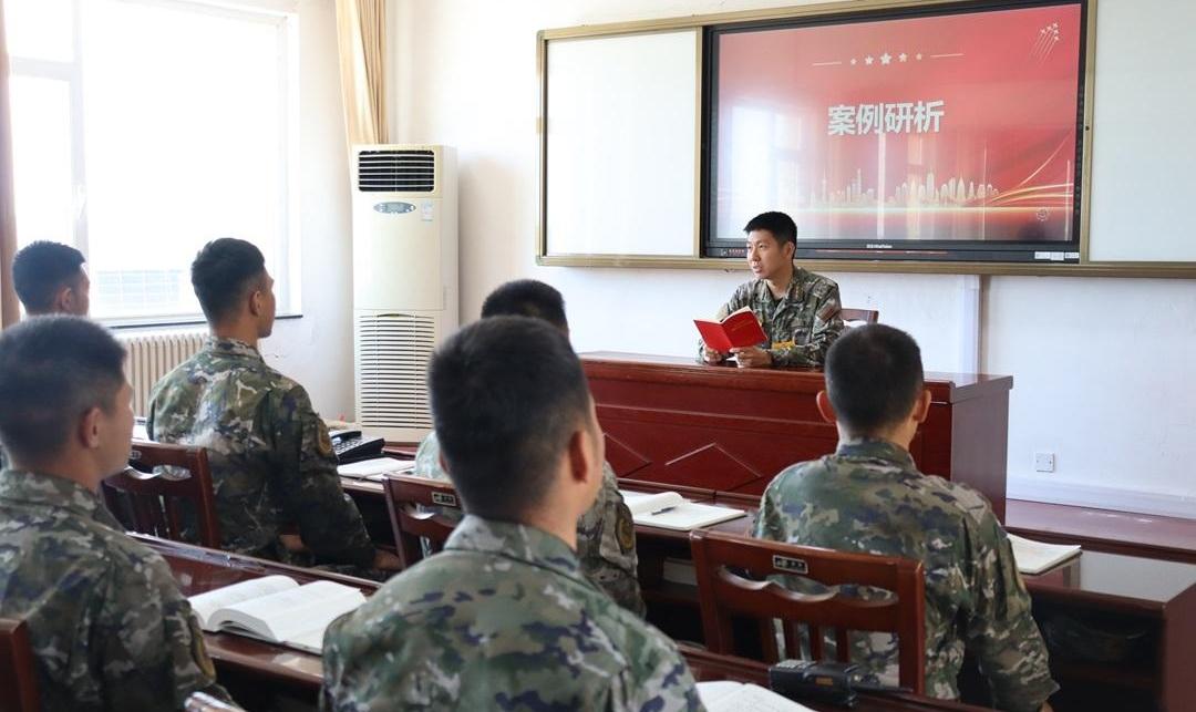 武警煙臺(tái)支隊(duì)把普法課堂搬進(jìn)訓(xùn)練場(chǎng)